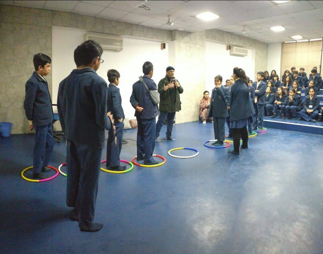 Teamwork & Management Games